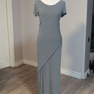 Women's Chicos Travelers Striped Black & White Maxi Dress Size 8